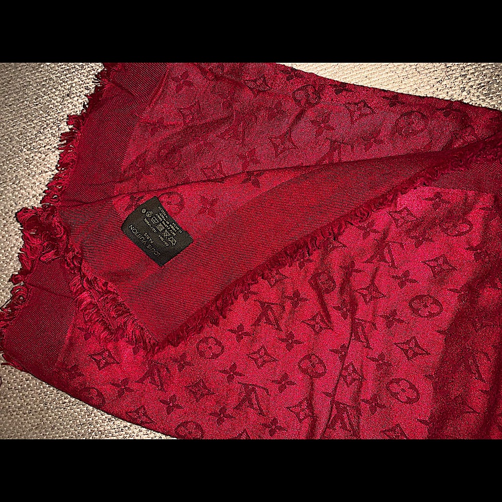 Louis Vuitton scarf